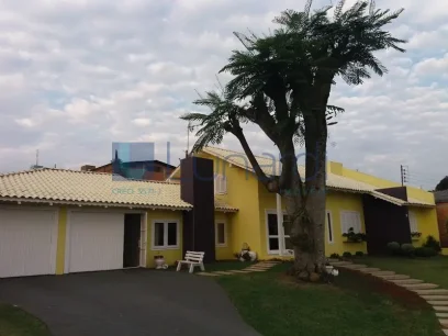 Casa com 4 Dormitórios