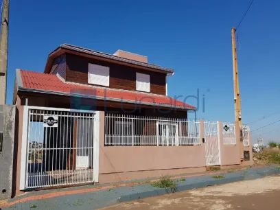 Casa com 3 Dormitórios