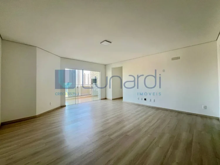 Apartamento com 3 Dormitórios