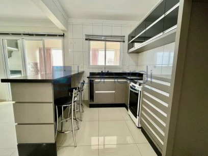 Foto Apartamento com 2 Dormitórios