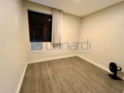 Foto Apartamento com 4 Dormitórios