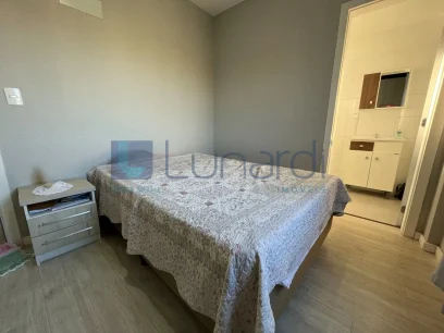 Foto Apartamento com 2 Dormitórios