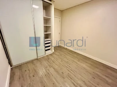 Foto Apartamento com 4 Dormitórios