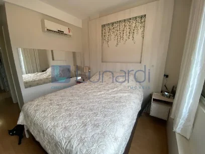 Foto Apartamento com 3 Dormitórios