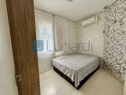 Foto Apartamento com 4 Dormitórios