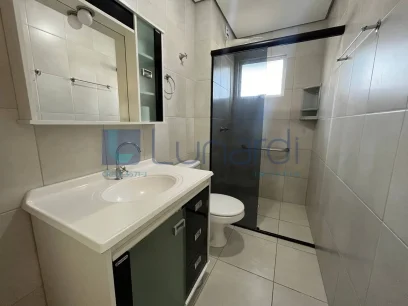 Foto Apartamento com 2 Dormitórios