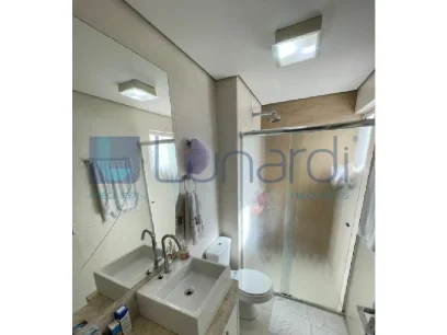 Foto Apartamento com 2 Dormitórios