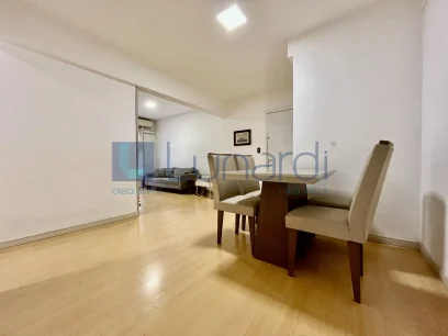 Foto Apartamento com 2 Dormitórios