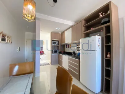 Apartamento com 2 Dormitórios