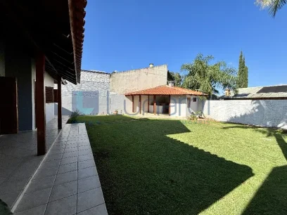 Foto Casa com 3 Dormitórios