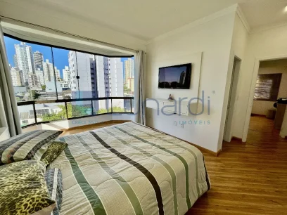 Foto Apartamento com 3 Dormitórios