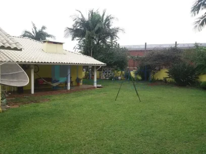 Foto Casa com 4 Dormitórios