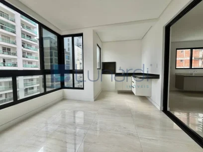 Foto Apartamento com 3 Suítes