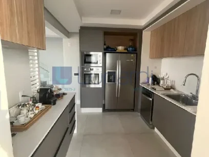 Foto Apartamento com 3 Suítes