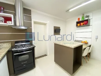 Foto Apartamento com 3 Dormitórios