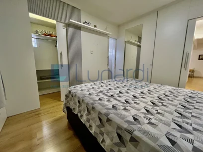 Foto Apartamento com 2 Dormitórios