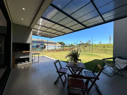 Foto Casa com 4 Suítes