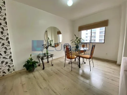 Foto Apartamento com 2 Dormitórios