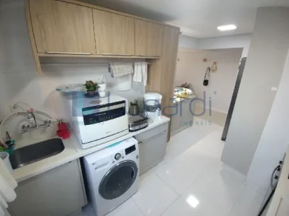 Foto Apartamento com 2 Dormitórios