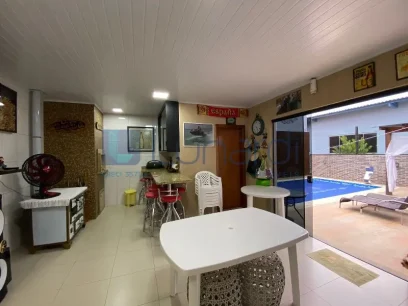 Foto Casa com 3 Suítes