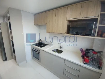 Foto Apartamento com 2 Dormitórios