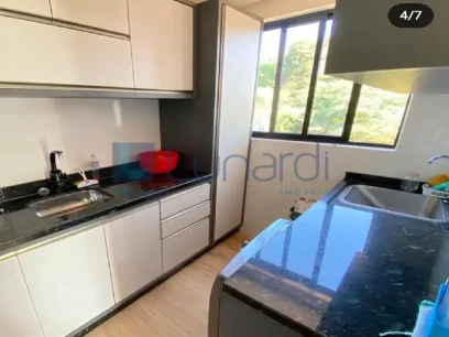 Foto Apartamento com 2 Dormitórios