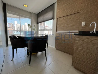 Foto Apartamento com 3 Dormitórios