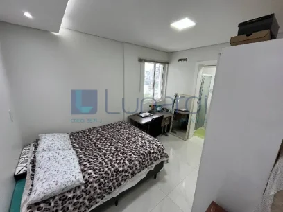 Foto Apartamento com 3 Dormitórios