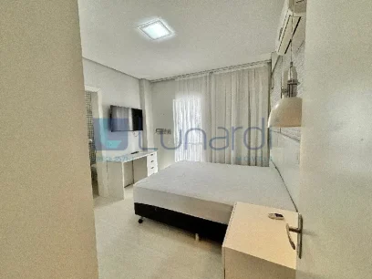 Foto Apartamento com 4 Dormitórios