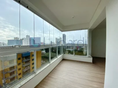 Foto Apartamento com 3 Suítes