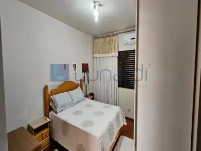 Foto Apartamento com 4 Dormitórios