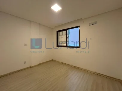 Foto Apartamento com 3 Dormitórios