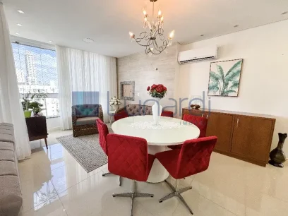 Foto Apartamento com 3 Suítes