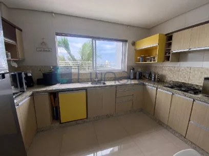 Foto Apartamento com 3 Dormitórios