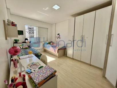 Foto Apartamento com 3 Suítes