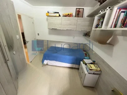 Foto Apartamento com 2 Dormitórios