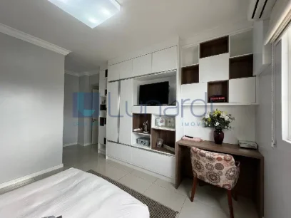 Foto Apartamento com 3 Dormitórios