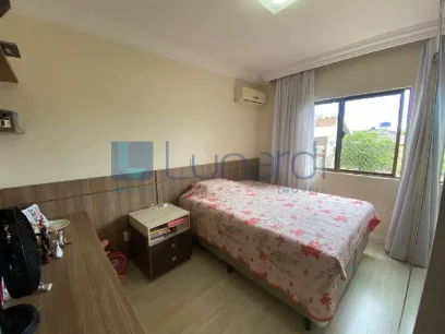 Foto Apartamento com 3 Dormitórios