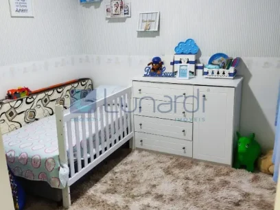 Foto Apartamento com 2 Dormitórios