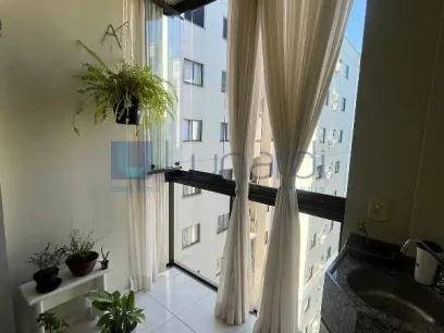 Foto Apartamento com 2 Dormitórios