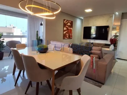 Apartamento com 2 Suítes