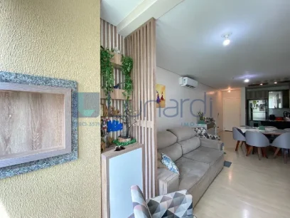 Foto Apartamento com 2 Dormitórios