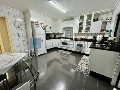 Foto Apartamento com 3 Dormitórios