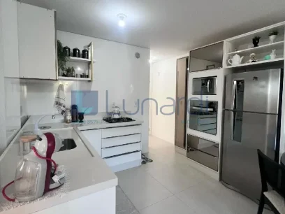 Foto Apartamento com 2 Dormitórios