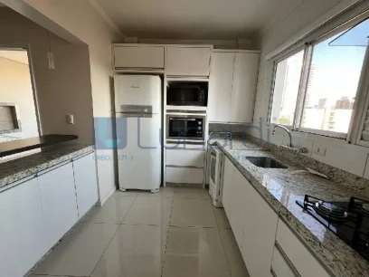 Foto Apartamento com 2 Dormitórios