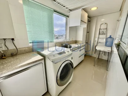 Foto Apartamento com 3 Dormitórios