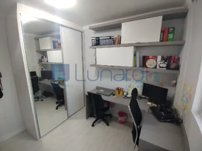 Foto Apartamento com 2 Dormitórios