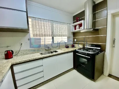 Foto Apartamento com 3 Dormitórios