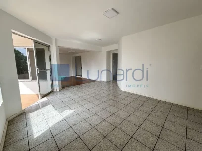 Foto Apartamento com 4 Dormitórios