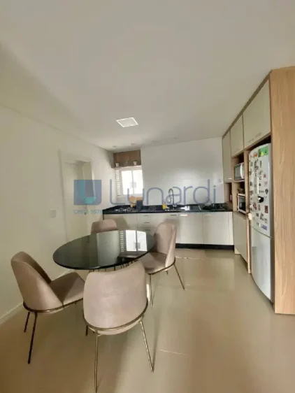 Apartamento com 3 Dormitórios